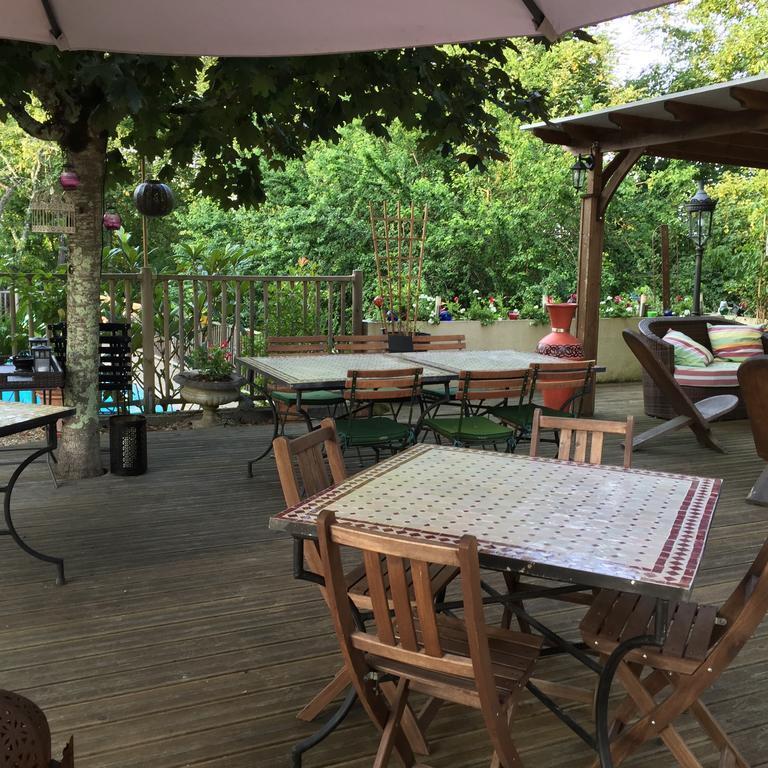 Domaine Des Deux Cedres Bed & Breakfast Gauriac Exterior foto