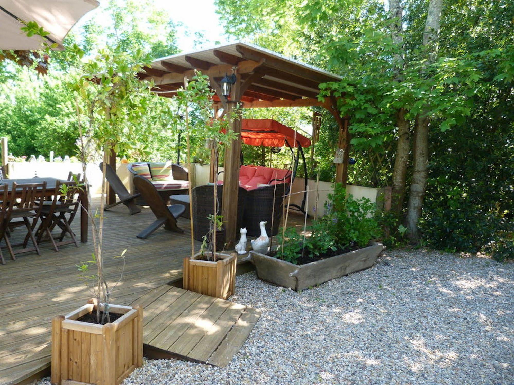 Domaine Des Deux Cedres Bed & Breakfast Gauriac Exterior foto